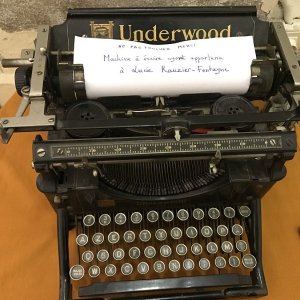 C1. Machine à écrire
